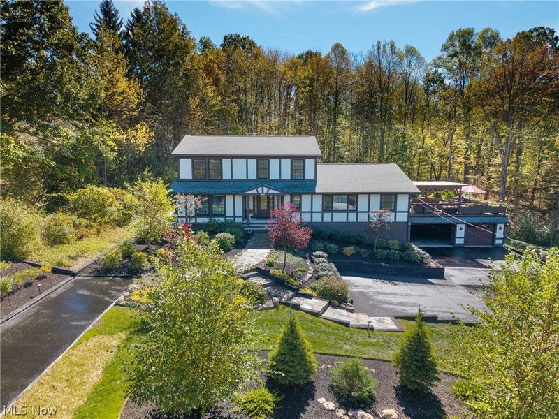 7059 Deepwood Drive, Chagrin Falls, OH 44022 Photo 2