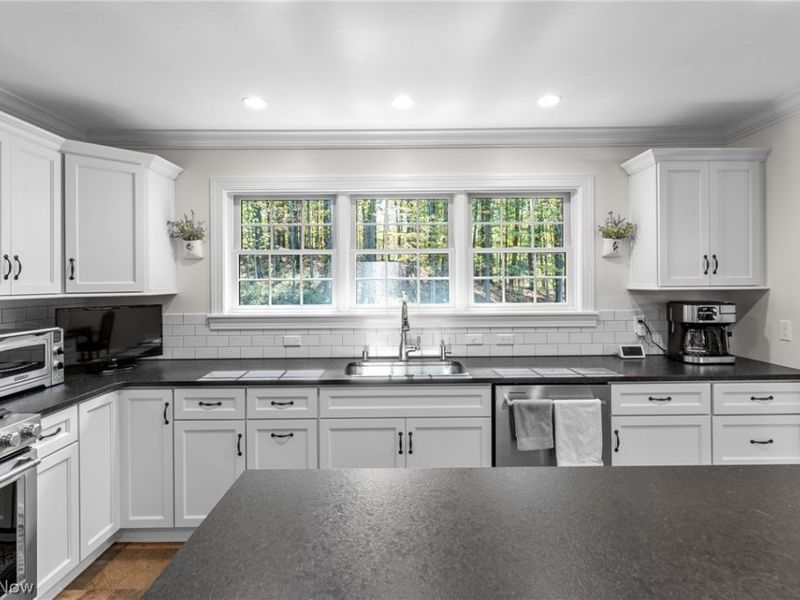 7059 Deepwood Drive, Chagrin Falls, OH 44022 Photo 9