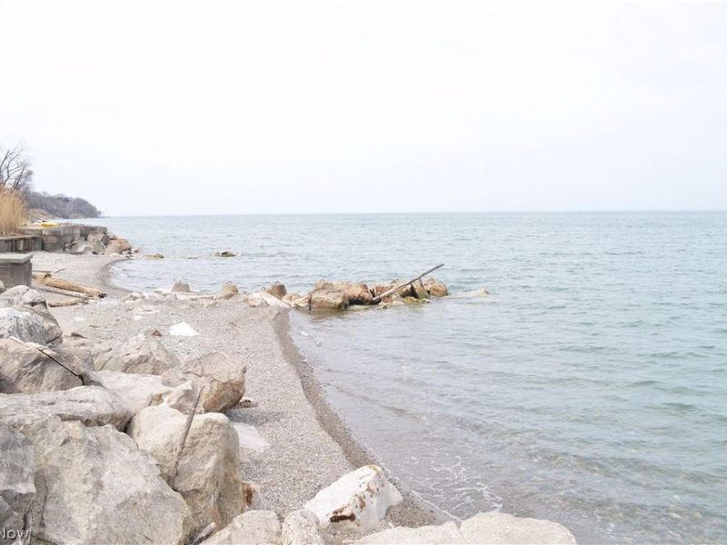 5861 Shore Dr, Madison, OH 44057 Photo 6