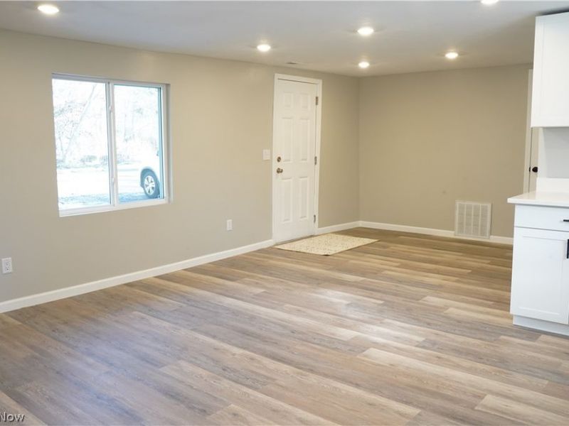 5196 Farr Avenue, Lorain, OH 44055 Photo 4