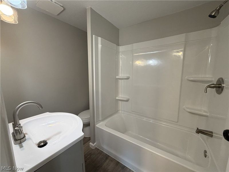 5196 Farr Avenue, Lorain, OH 44055 Photo 6