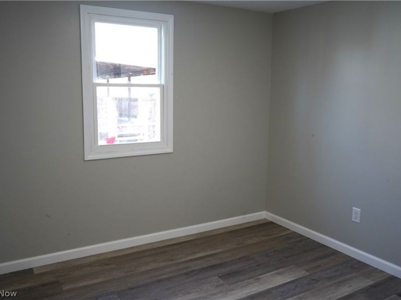 5196 Farr Avenue, Lorain, OH 44055 Photo 9