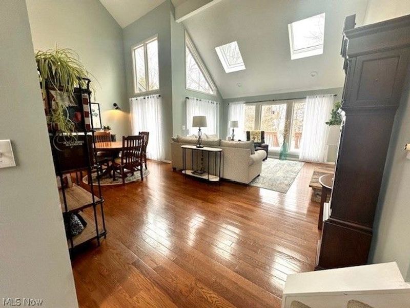 621 Blue Spruce Trail, Chagrin Falls, OH 44023 Photo 3