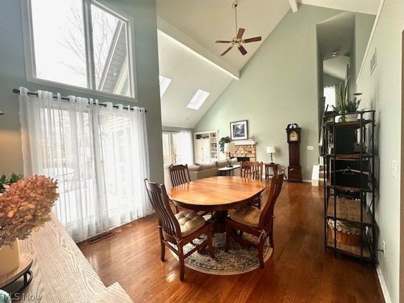 621 Blue Spruce Trail, Chagrin Falls, OH 44023 Photo 4