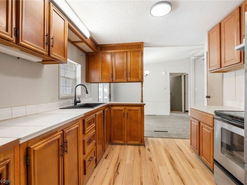 132 Thomas Boulevard NW, North Lawrence, OH 44647 Photo 5