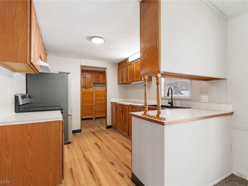 132 Thomas Boulevard NW, North Lawrence, OH 44647 Photo 6