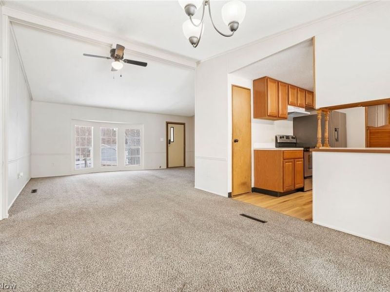 132 Thomas Boulevard NW, North Lawrence, OH 44647 Photo 7