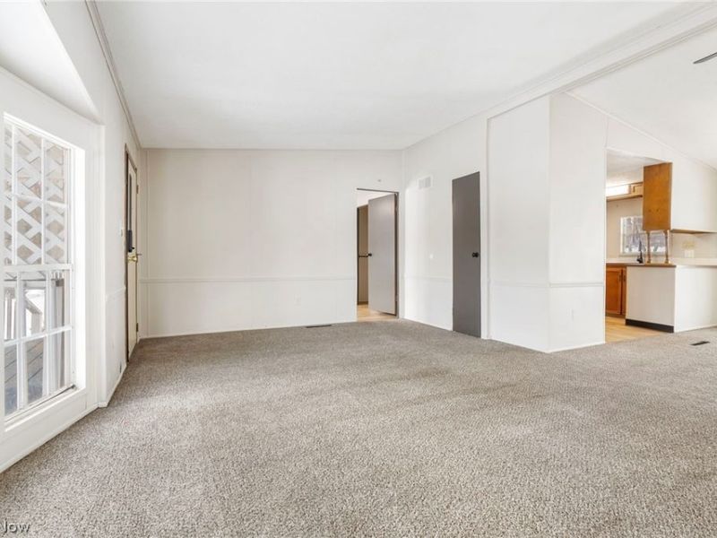 132 Thomas Boulevard NW, North Lawrence, OH 44647 Photo 8