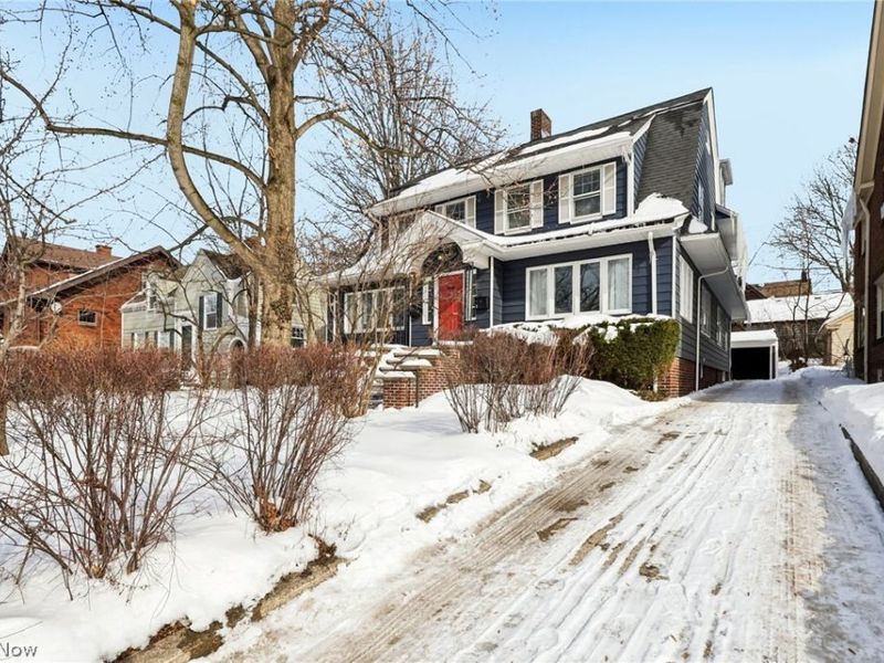 2305 S Overlook Road, Cleveland Heights, OH 44106 Photo 2