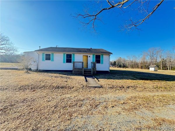 422 Syringa Road , Topping, VA 23169