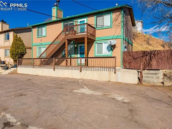 2516 Glen View Avenue, Colorado Springs, CO 80904