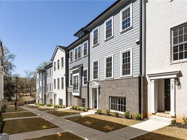 3165 Dogwood Drive, Unit 106, Hapeville, GA 30354