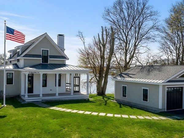 72 Ocean View Ave, Swansea, MA 02777