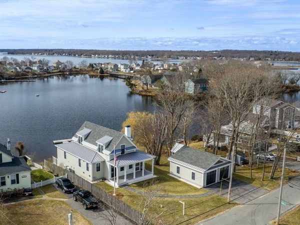 72 Ocean View Ave, Swansea, MA 02777