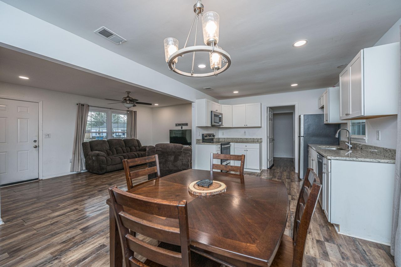 4548 Garwood Drive Photo 11