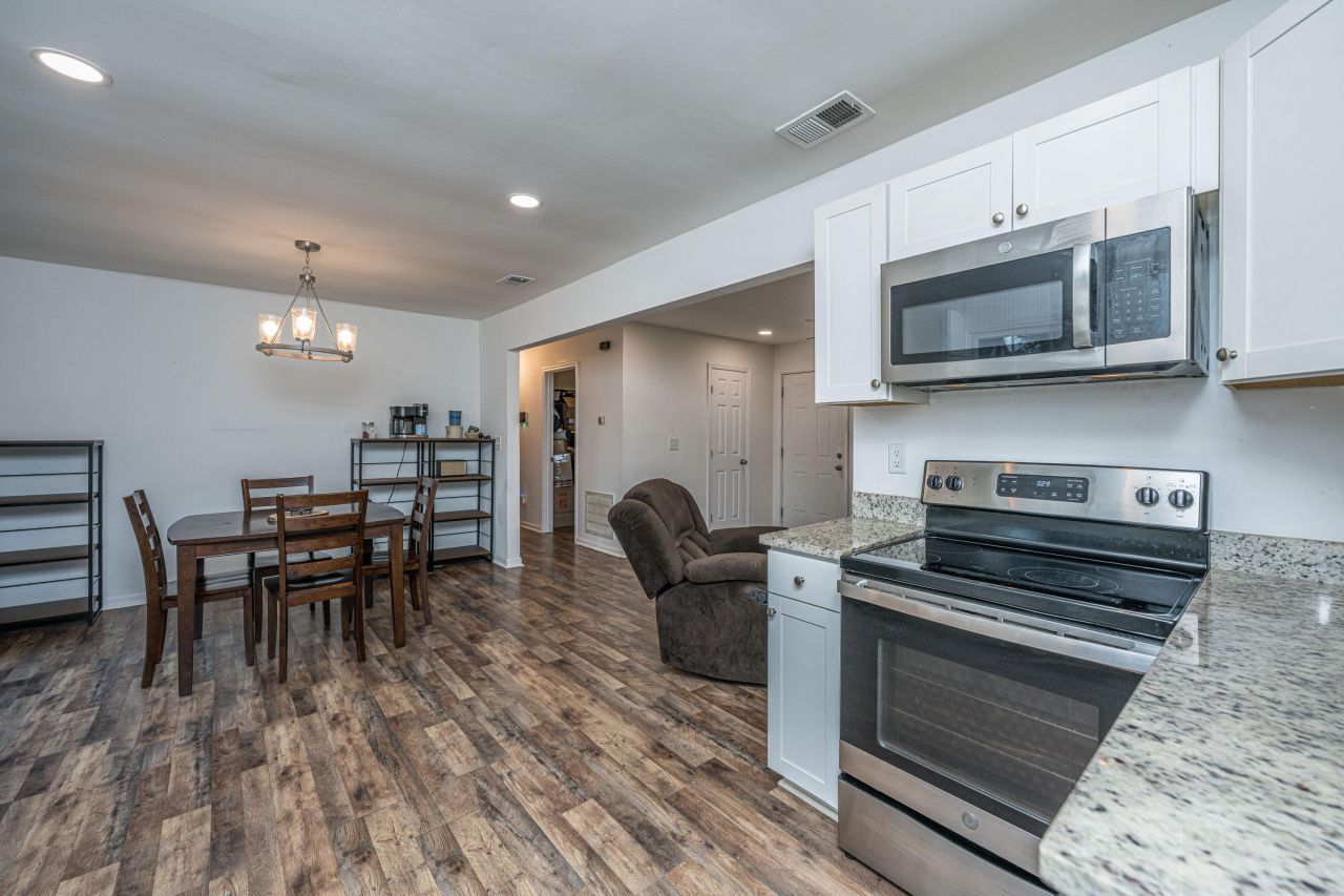 4548 Garwood Drive Photo 15