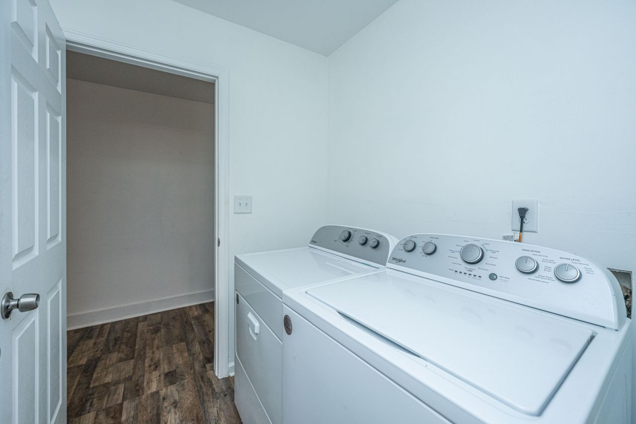 4548 Garwood Drive Photo 17