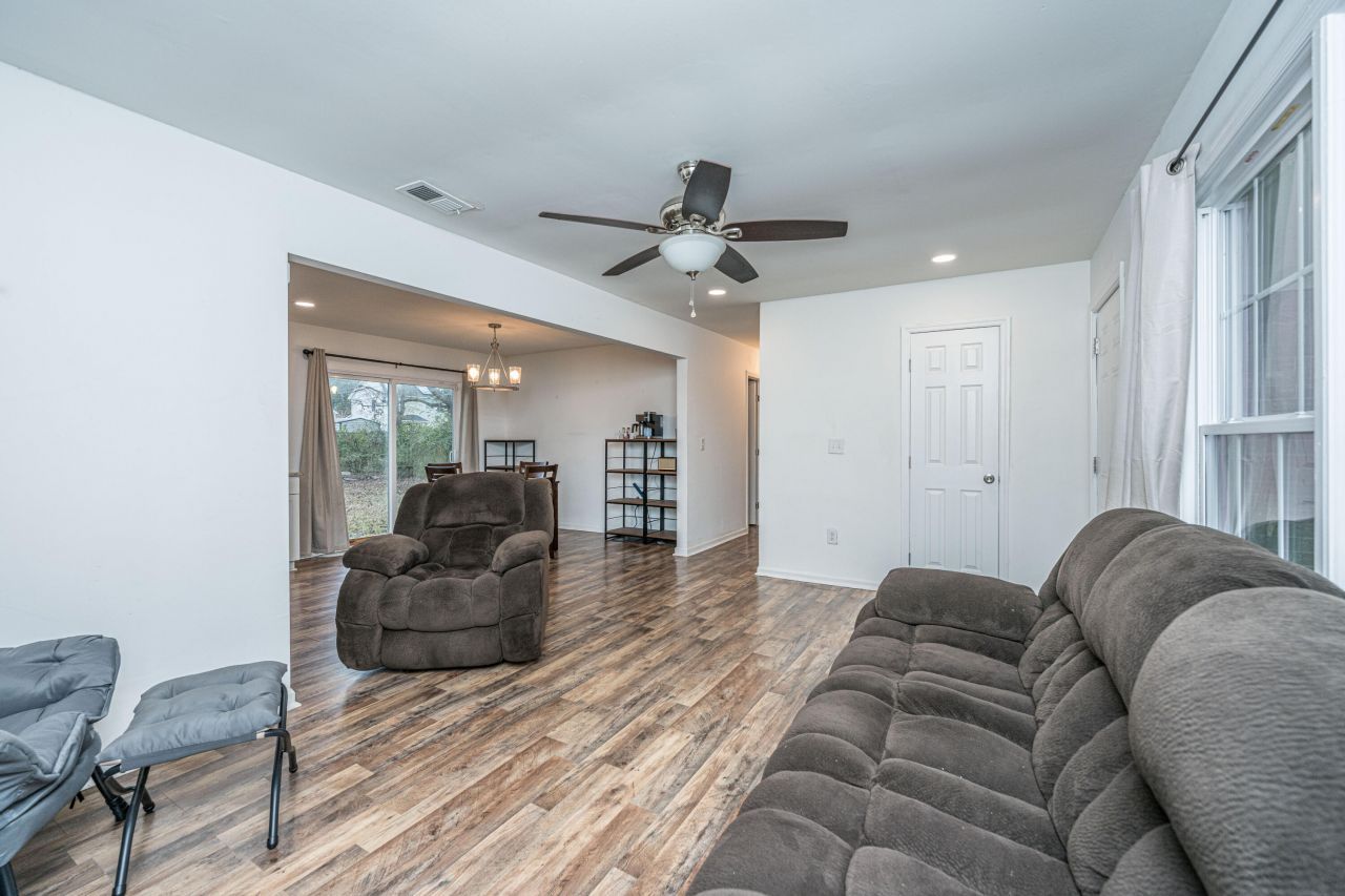 4548 Garwood Drive Photo 6