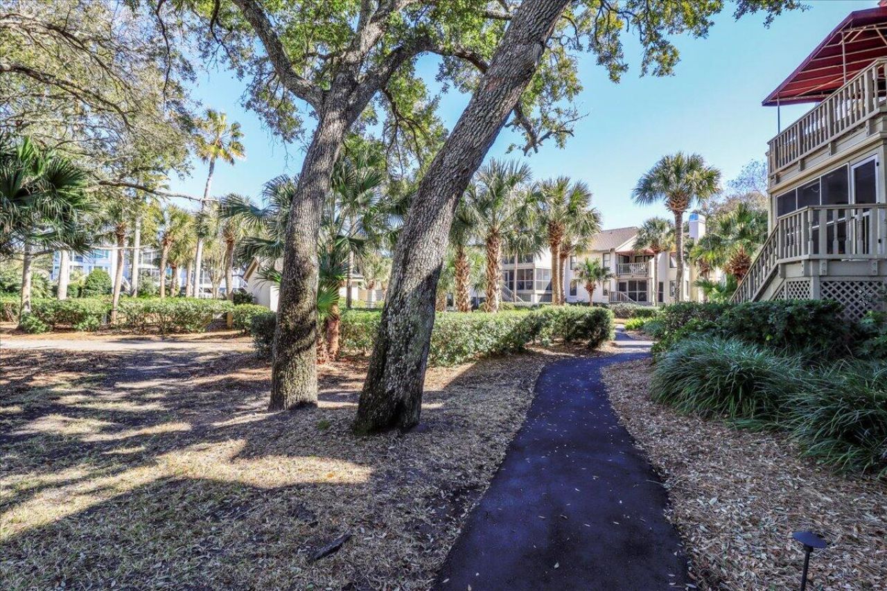 410 Yacht Harbor Court Photo 26