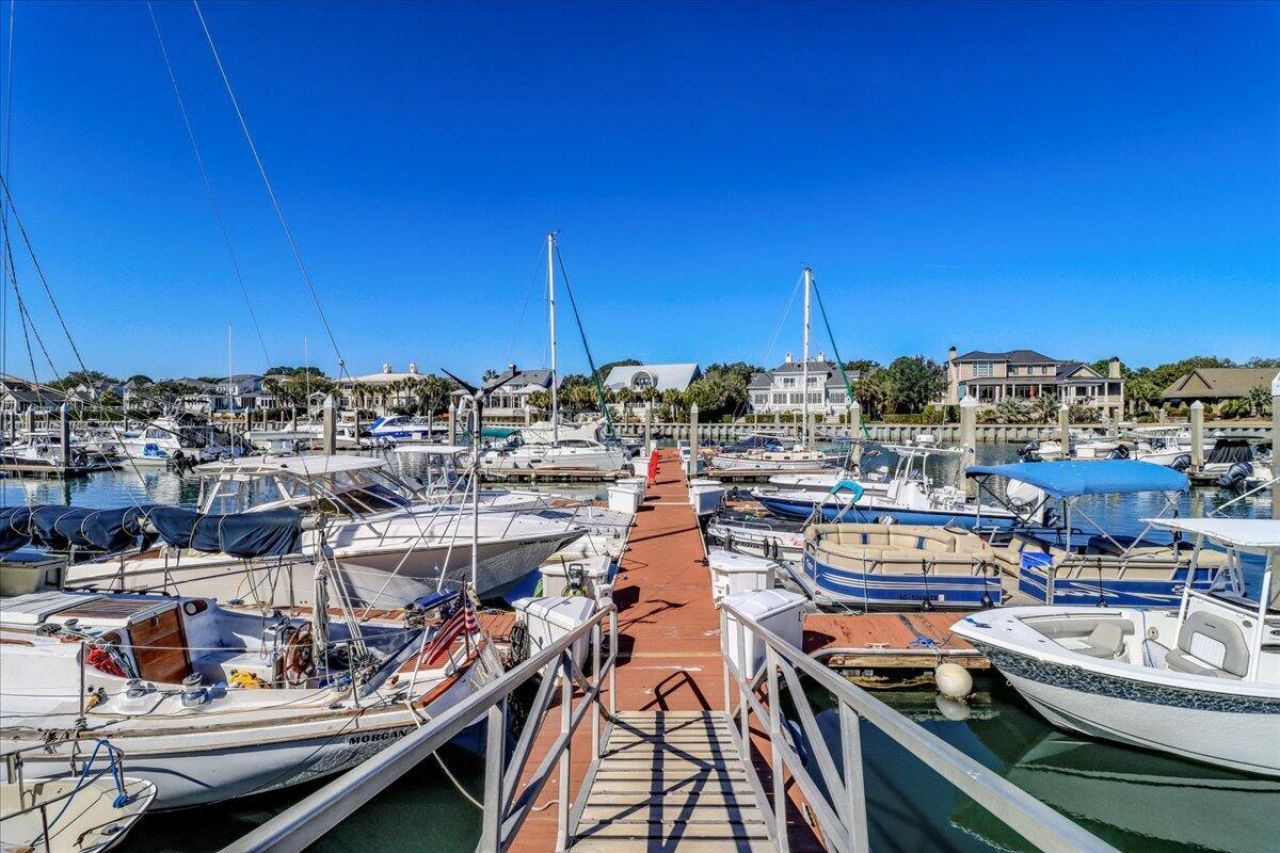 410 Yacht Harbor Court Photo 35