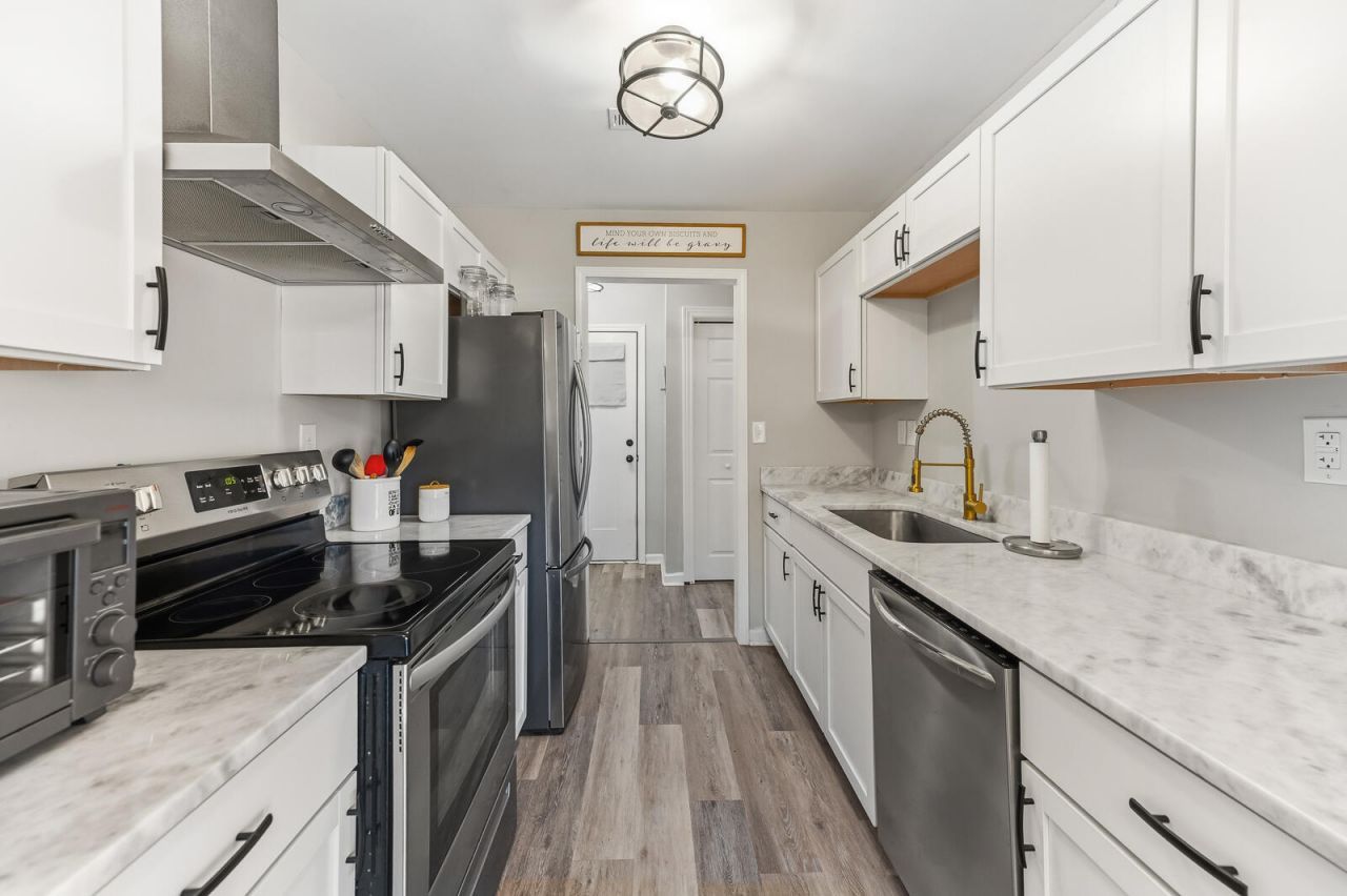 4387 Melanie Court Photo 8