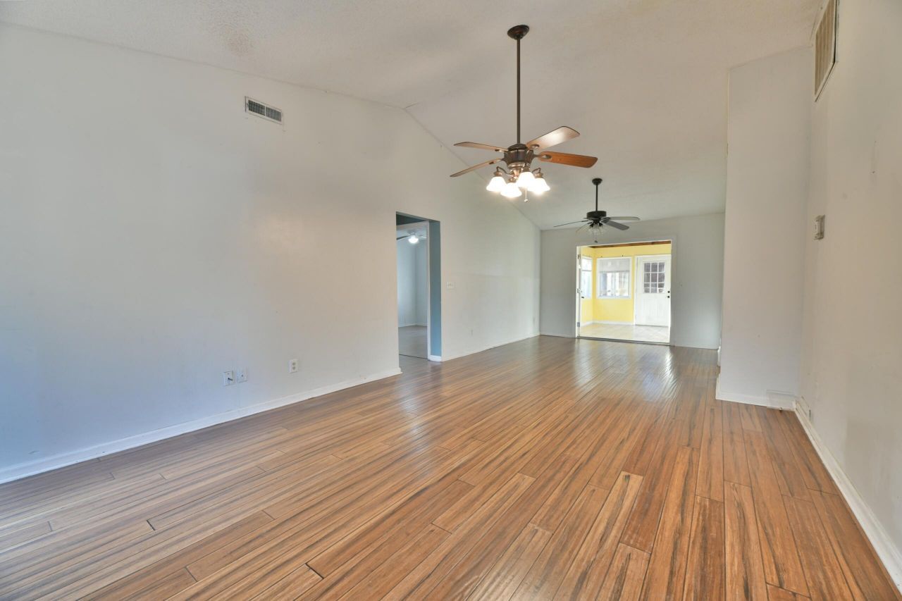 116 Sunrise Road Photo 2