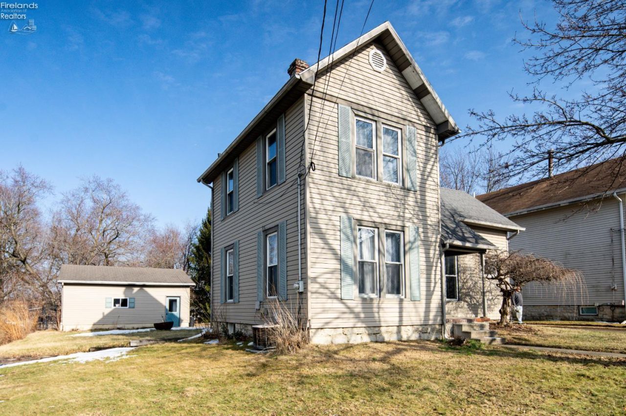 132 Hamilton Street, Bellevue, OH 44811 Main Photo