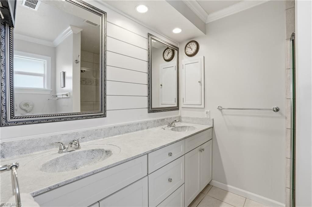 2500 10th St N, Naples, FL 34103 Photo