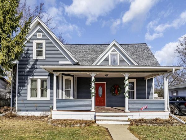 550 Gifford STREET, Genoa City, WI 53128