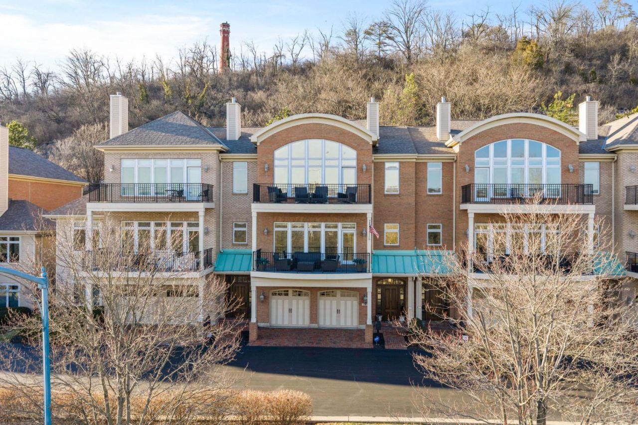 1464 Riverside Drive, Cincinnati, OH 45202 Main Photo