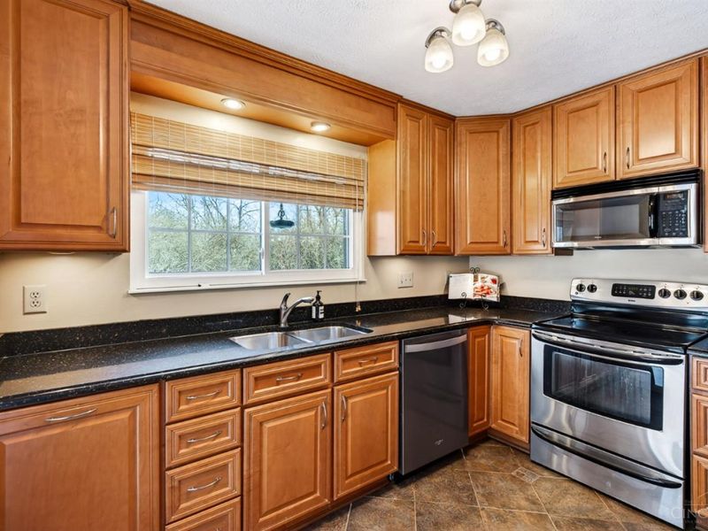 5550 Dickens Drive, Sharonville, OH 45241 Photo 11