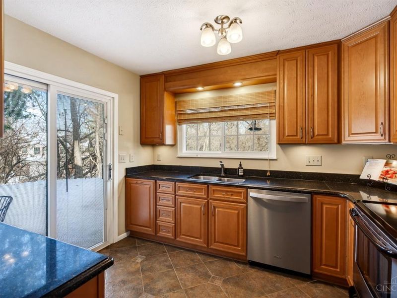 5550 Dickens Drive, Sharonville, OH 45241 Photo 9