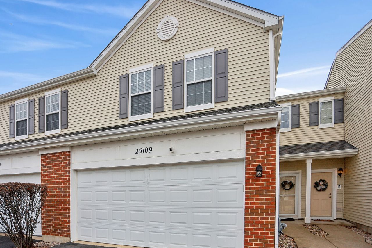 25109 Clare Circle, Manhattan, IL 60442 Main Photo