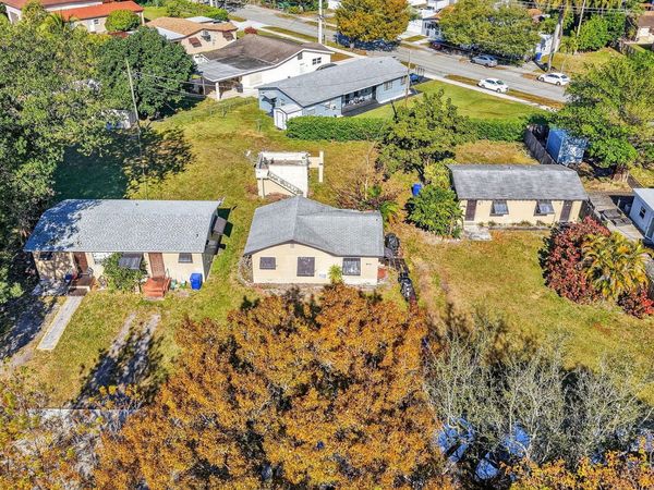 411 Columbus Parkway, Unit 1-5, Hollywood, FL 33021