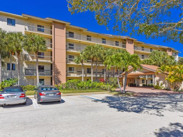 901 Seafarer Circle, Unit 302, Jupiter, FL 33477