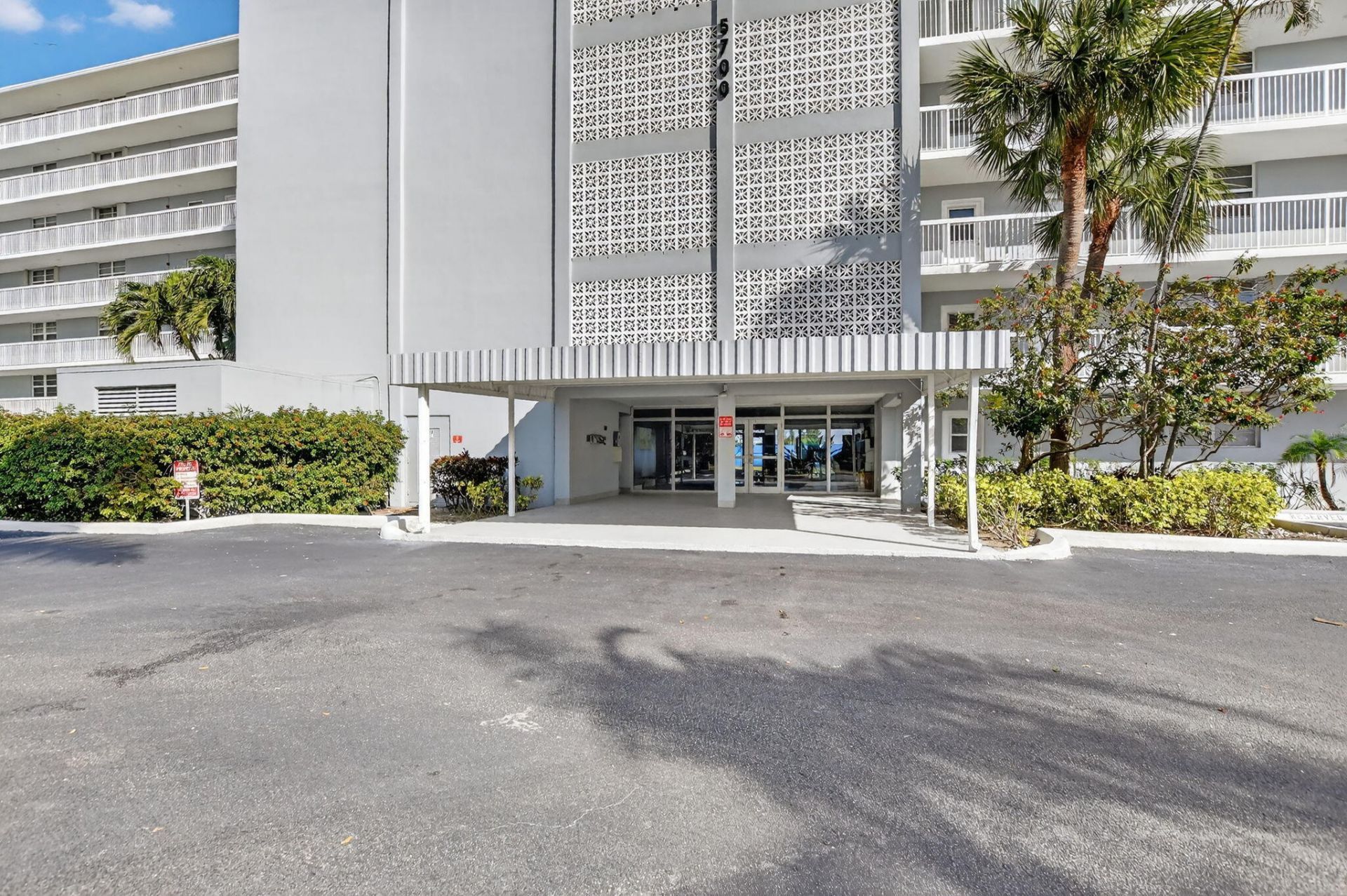5700 NW 2nd Avenue, Unit Apt 711, Boca Raton, FL 33487 Photo