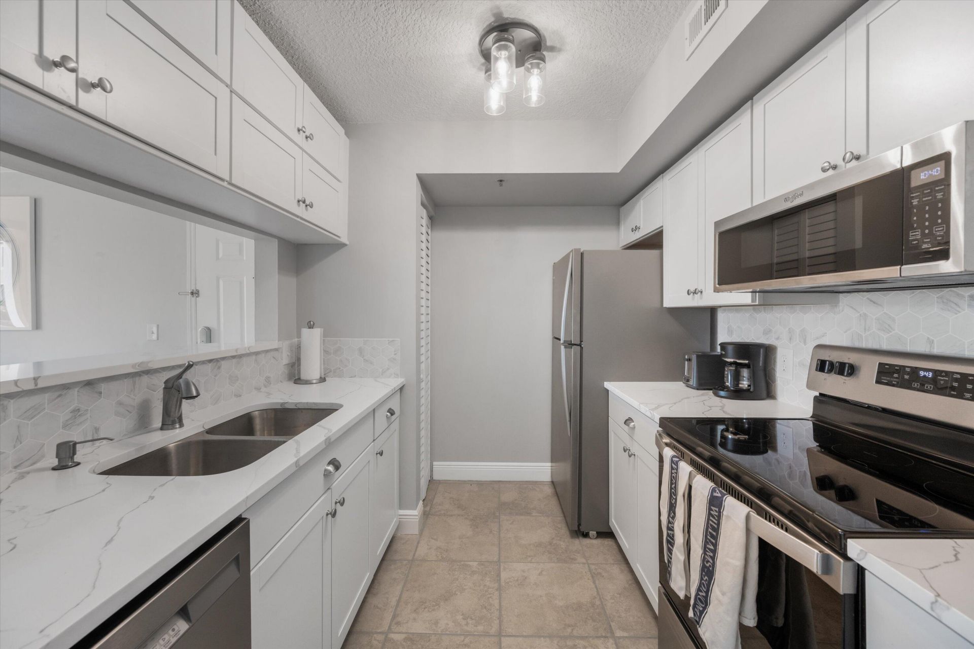 135 Yacht Club Way, Unit 104, Hypoluxo, FL 33462 Photo