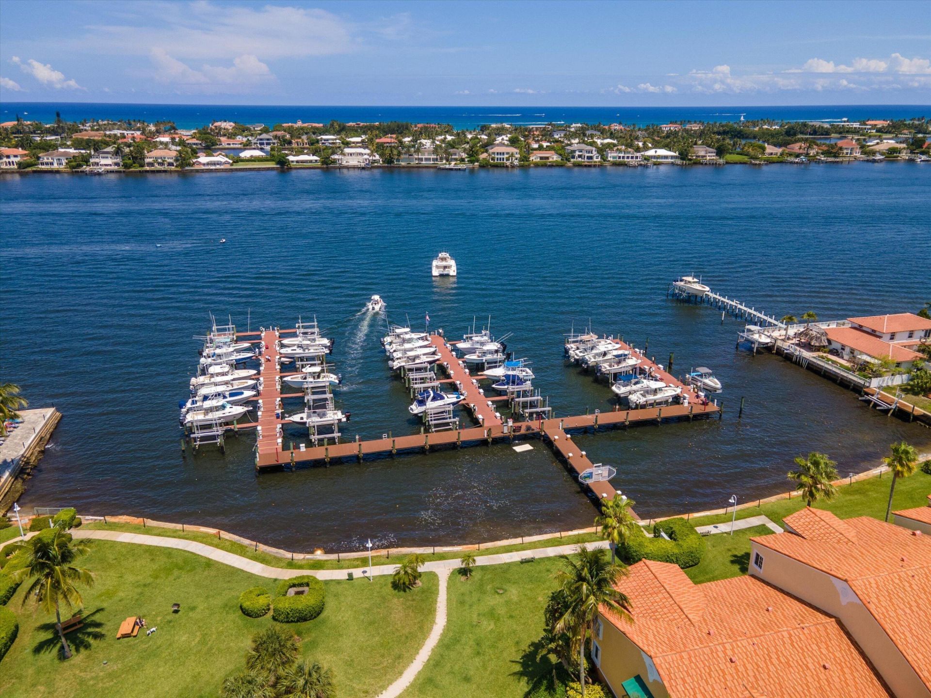 135 Yacht Club Way, Unit 104, Hypoluxo, FL 33462 Photo