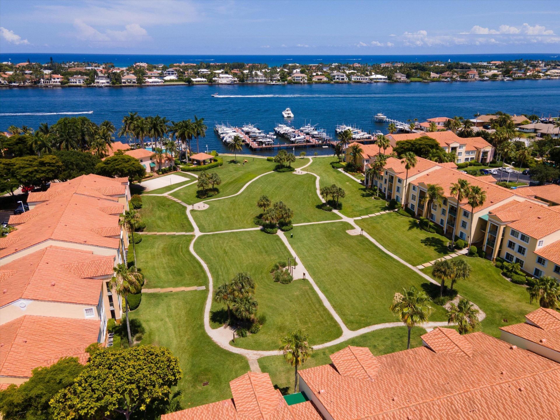 135 Yacht Club Way, Unit 104, Hypoluxo, FL 33462 Photo