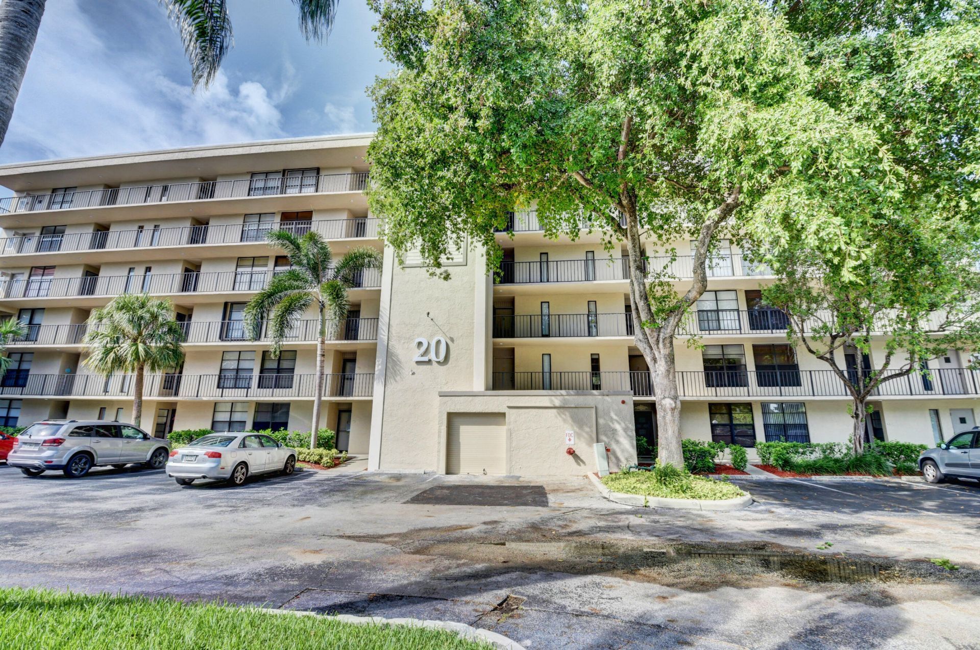 20 Royal Palm Way, Unit 203, Boca Raton, FL 33432 Photo
