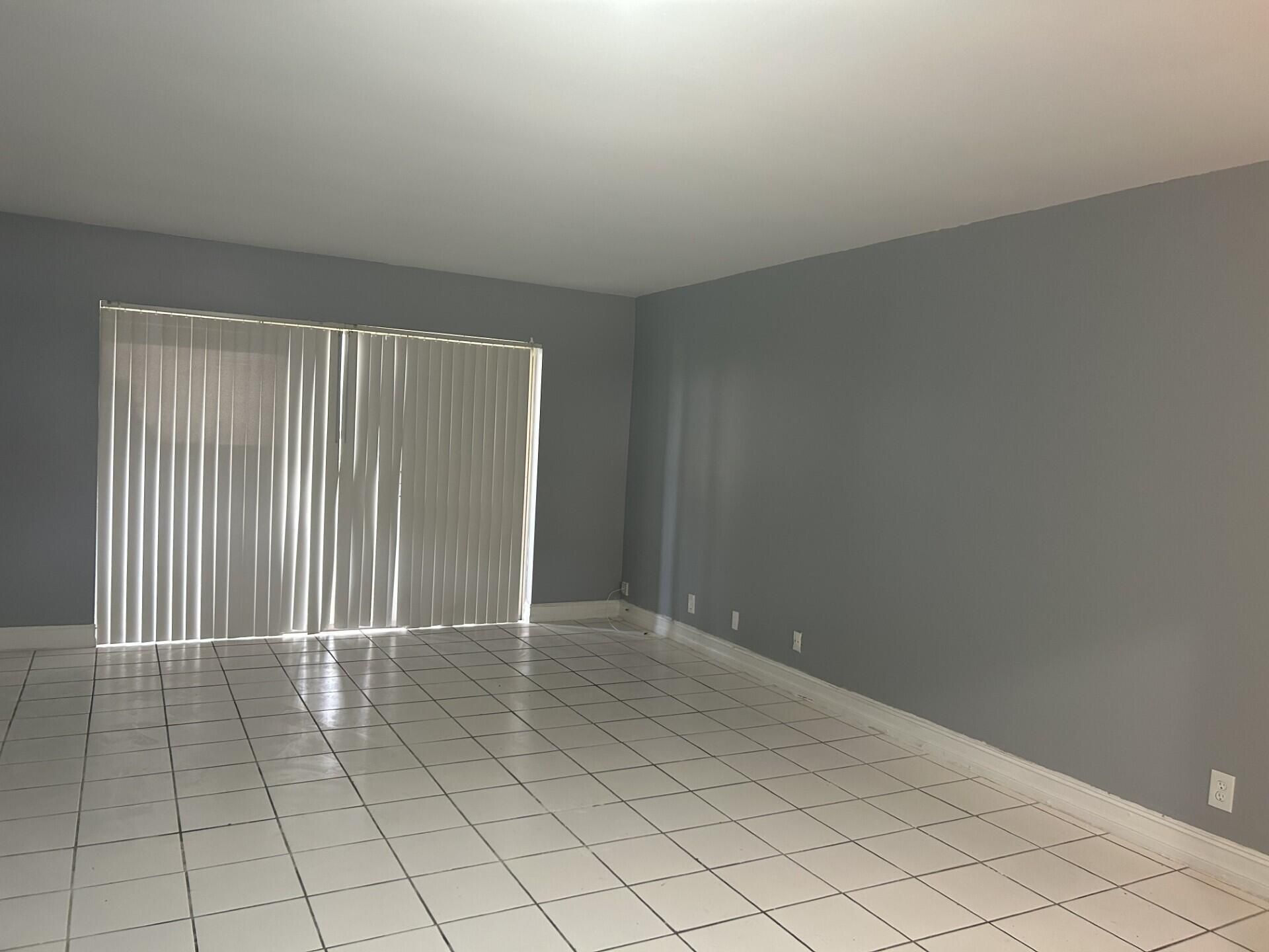 729 Lori Drive, Unit 101, Palm Springs, FL 33461 Photo