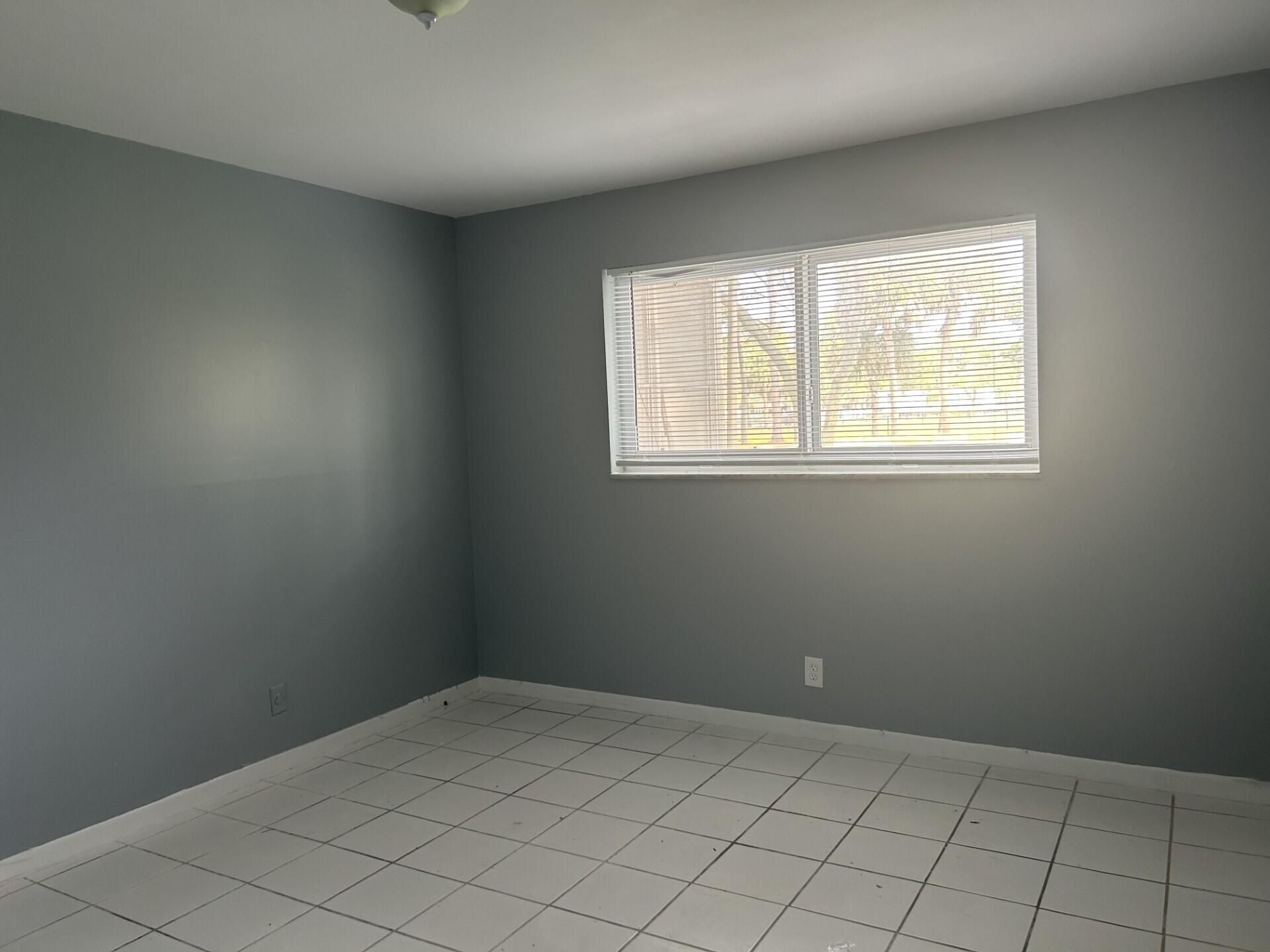 729 Lori Drive, Unit 101, Palm Springs, FL 33461 Photo