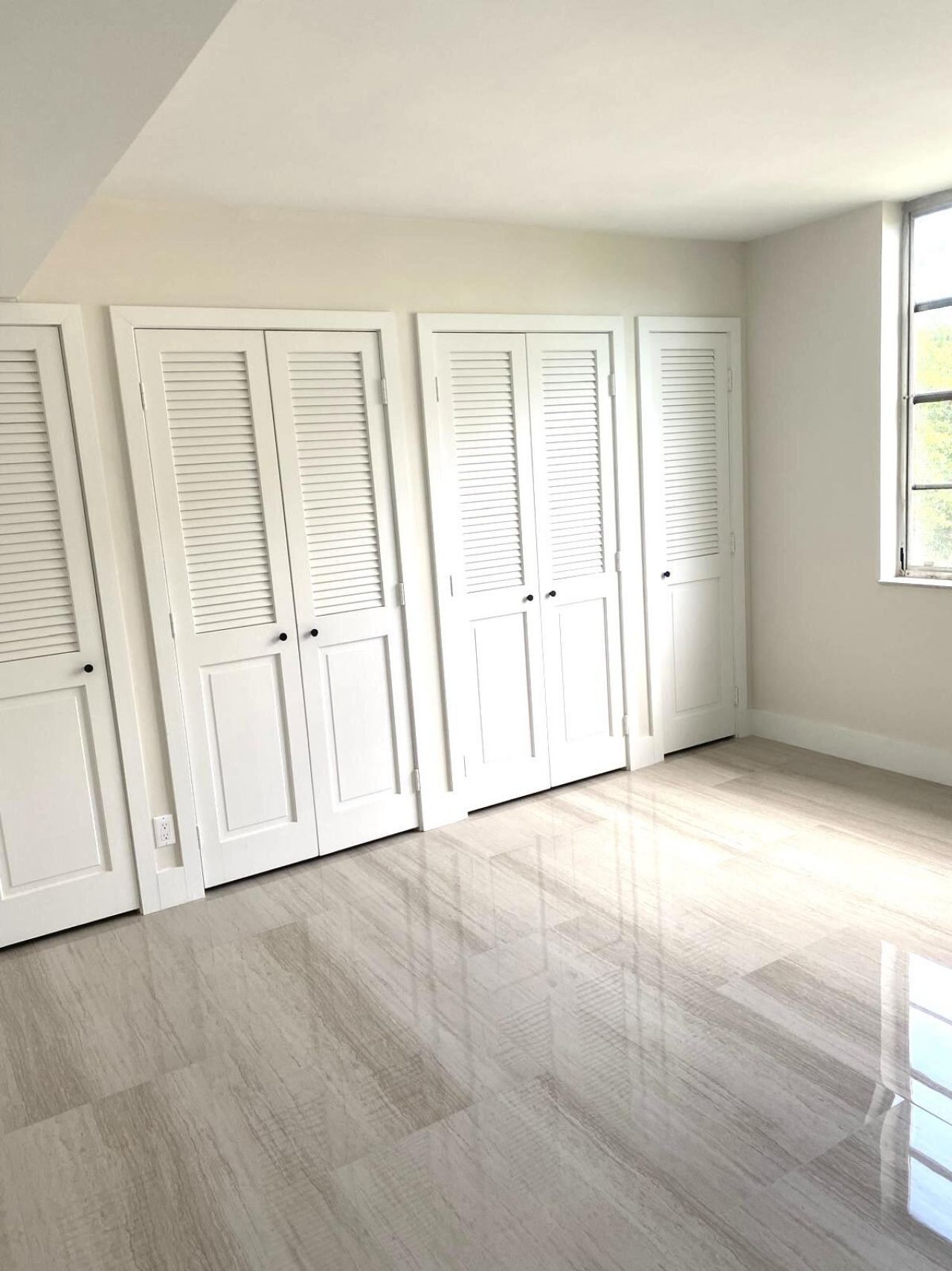 3960 Oaks Clubhouse Dr Drive, Unit 401, Pompano Beach, FL 33069 Photo