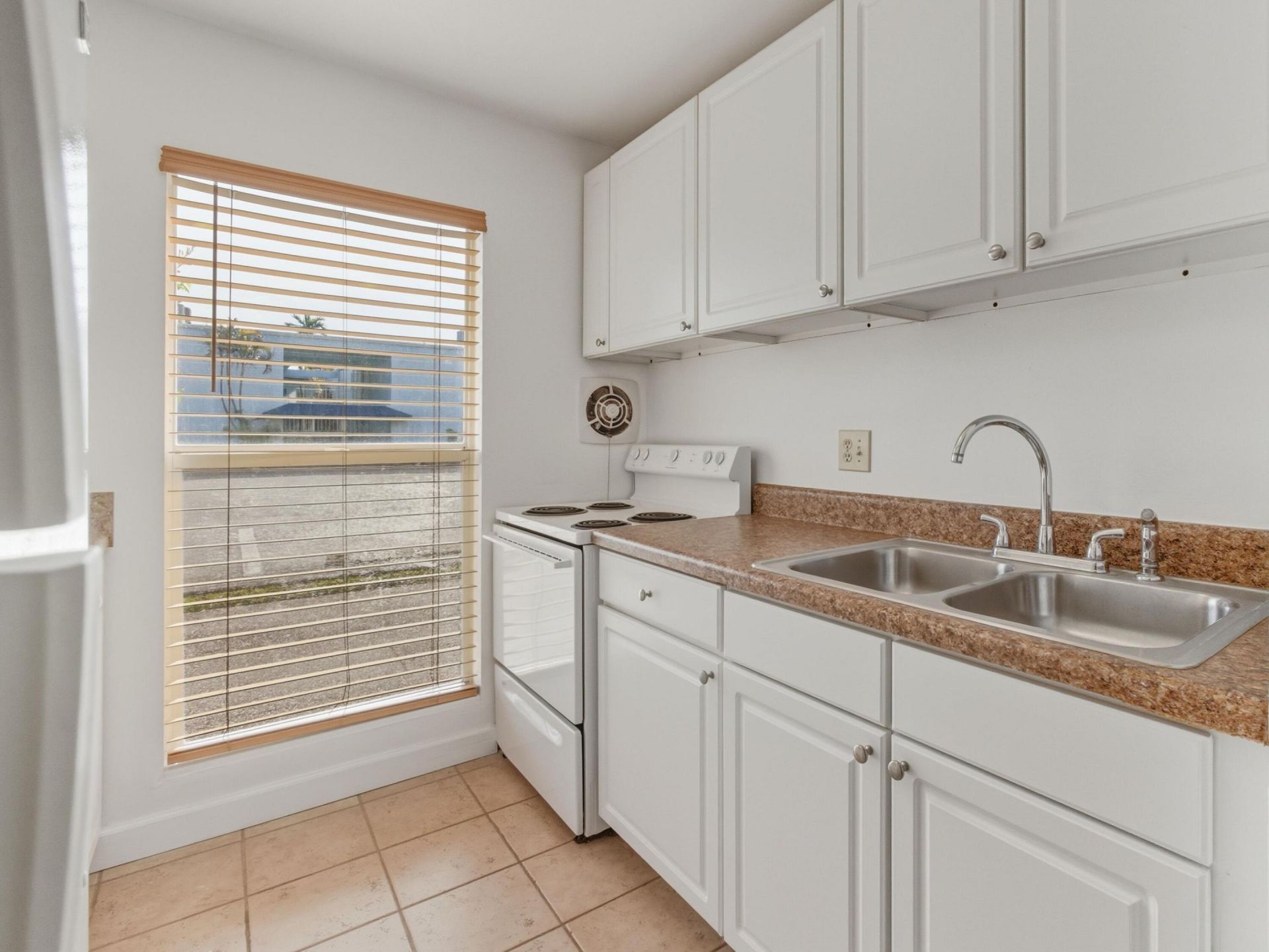 727 Hummingbird Way, Unit 2, North Palm Beach, FL 33408 Photo