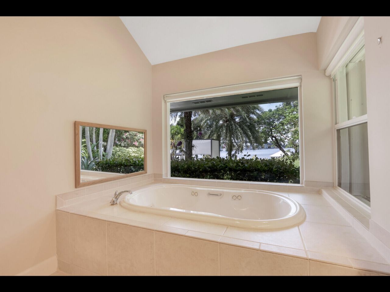 11 N River Road, Sewalls Point, FL 34996 Photo