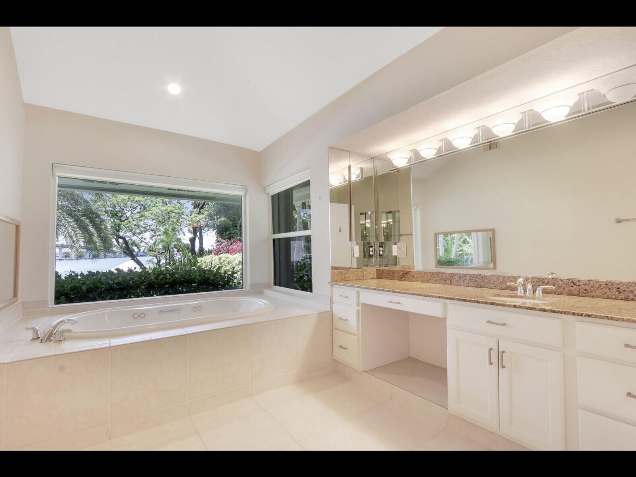 11 N River Road, Sewalls Point, FL 34996 Photo