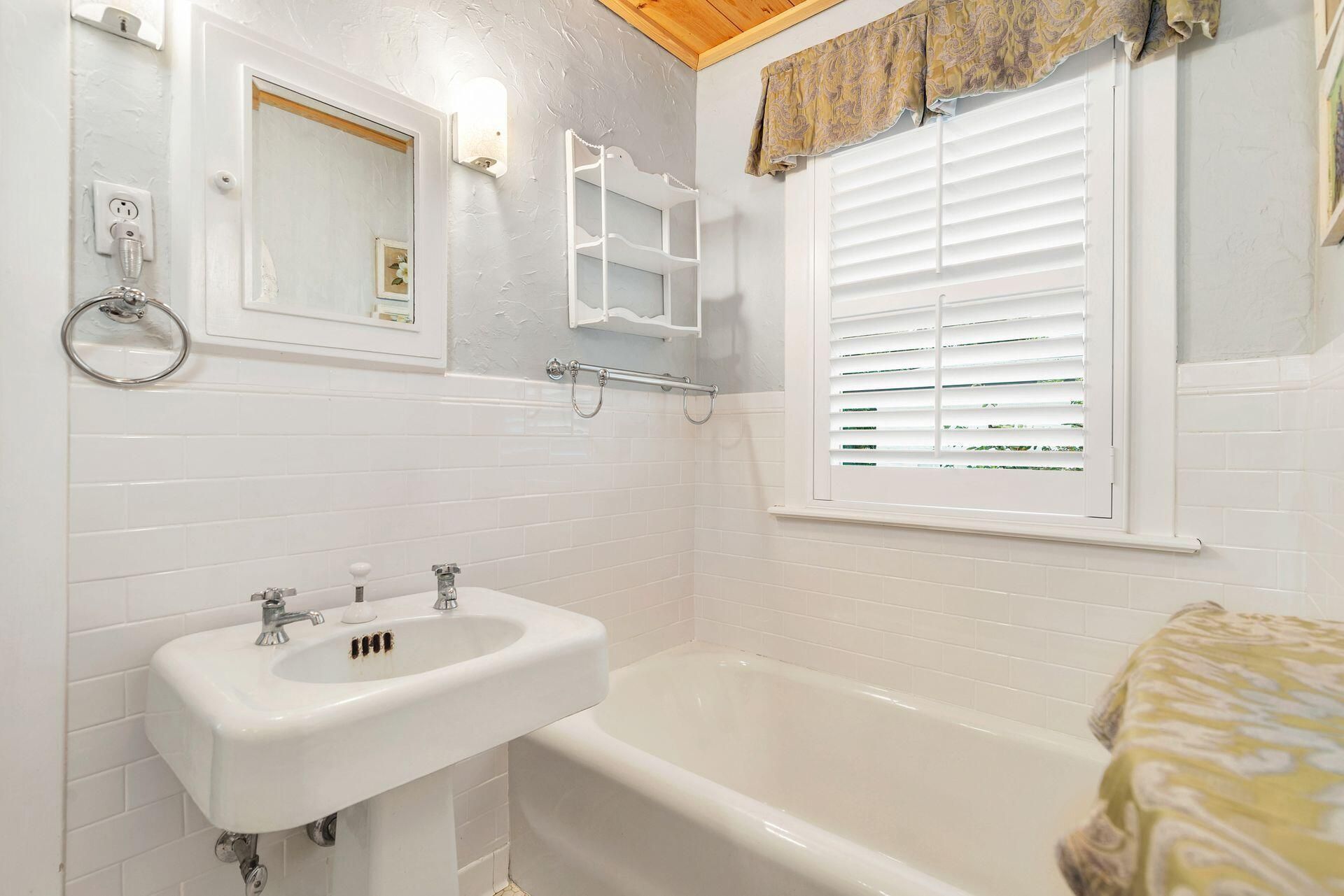 710 Claremore Drive, West Palm Beach, FL 33401 Photo