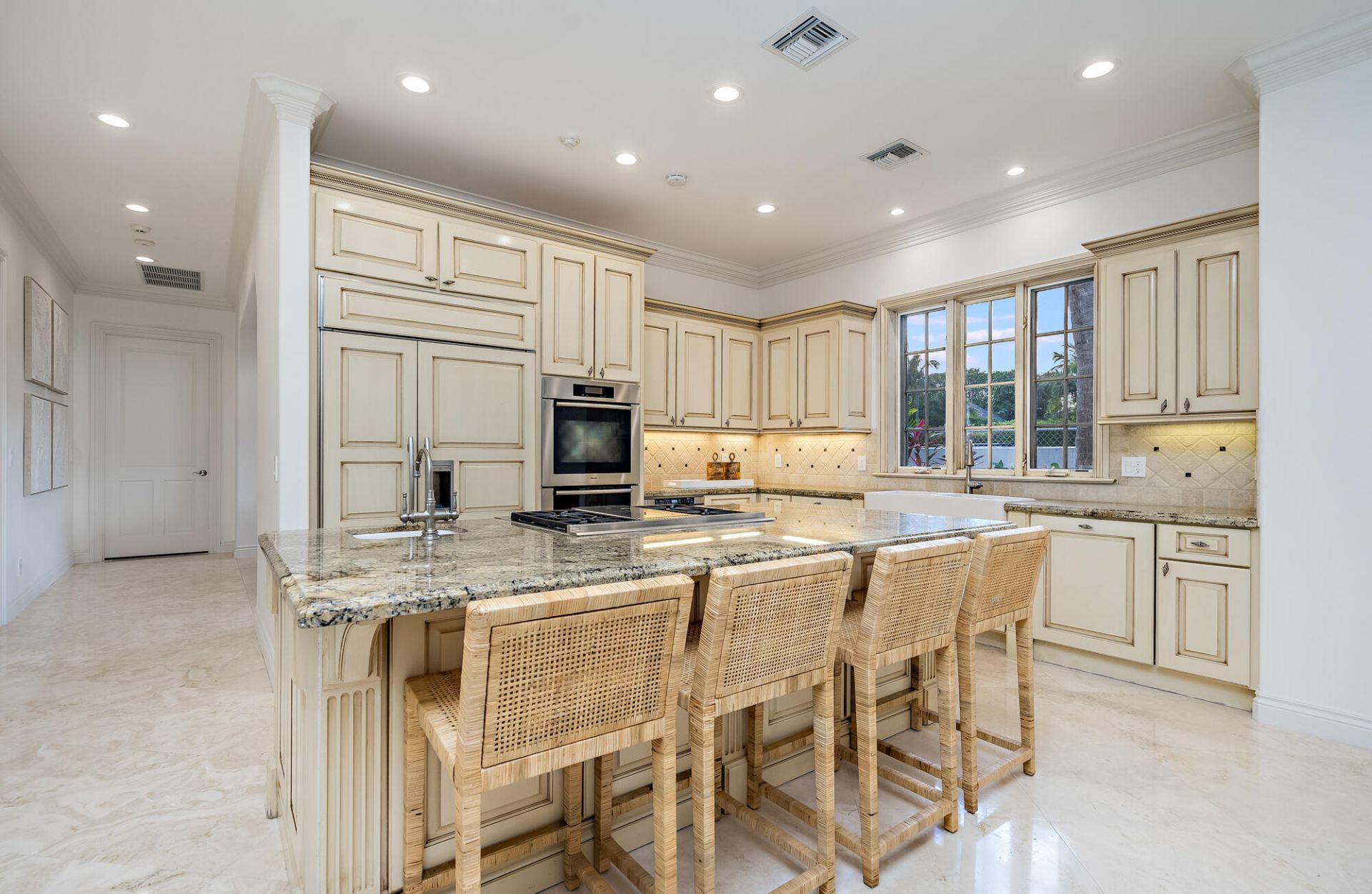 233 El Pueblo Way, Palm Beach, FL 33480 Photo