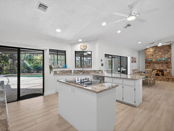 8166 N 155th Place, Palm Beach Gardens, FL 33418