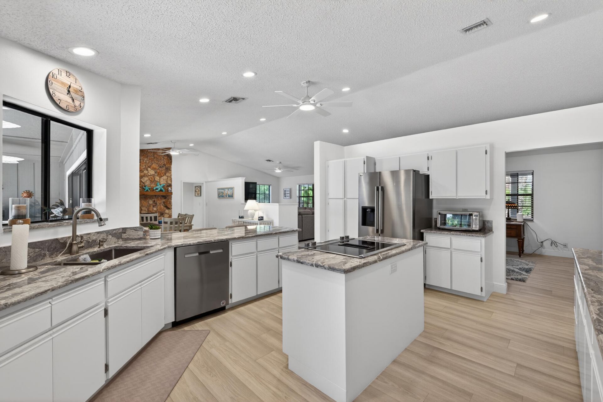 8166 N 155th Place, Palm Beach Gardens, FL 33418 Photo